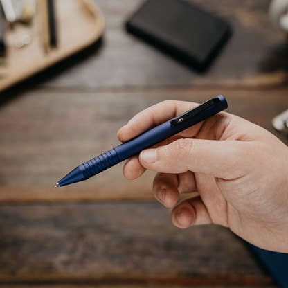 The Super Matte Grafton Mini Twist — Compact Twist-Action EDC Pen | Midnight